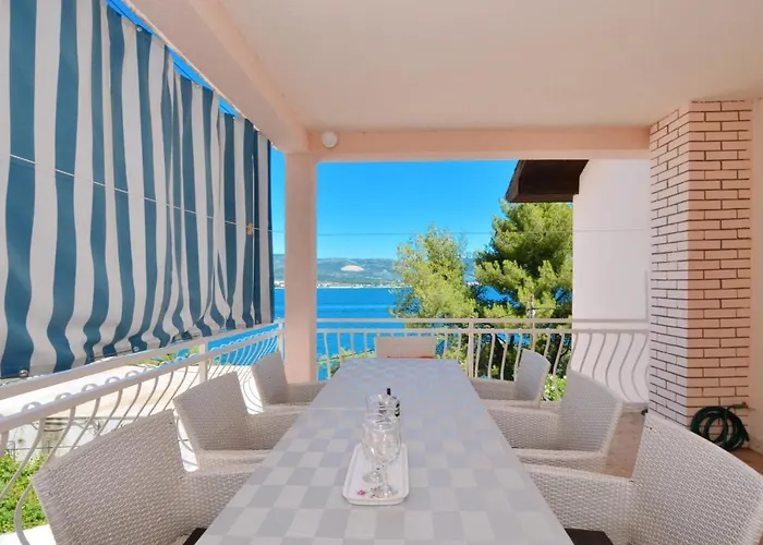 C W Balcony Shared Terrace & The Sea View Трогір