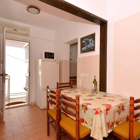 C W Balcony Shared Terrace & The Sea View Apartman *