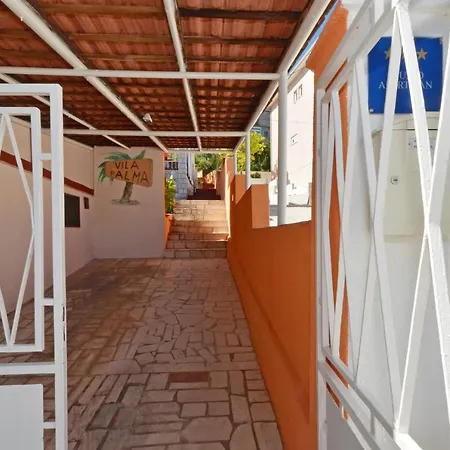 C W Balcony Shared Terrace & The Sea View Apartman